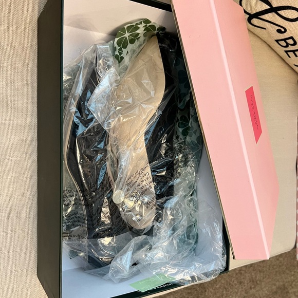 Kate Spade kitten heel - black suede - Coco 6.5 NEVER WORN - new in box - Picture 8 of 9